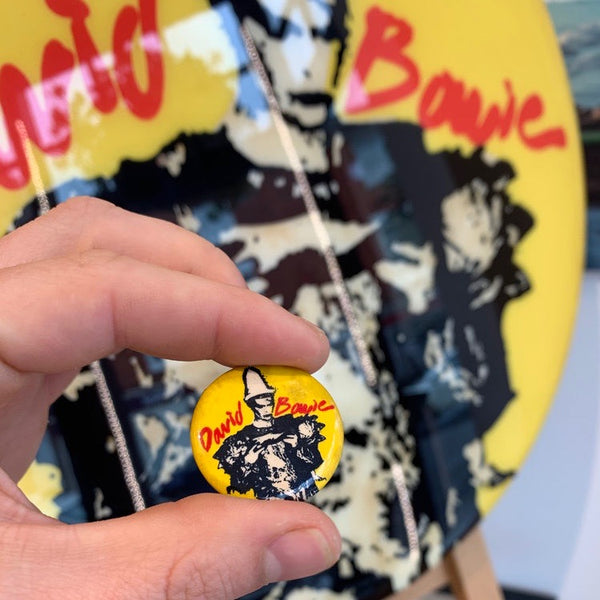 David Bowie, Ashes to Ashes GIANT 3D Vintage Pin Badge
